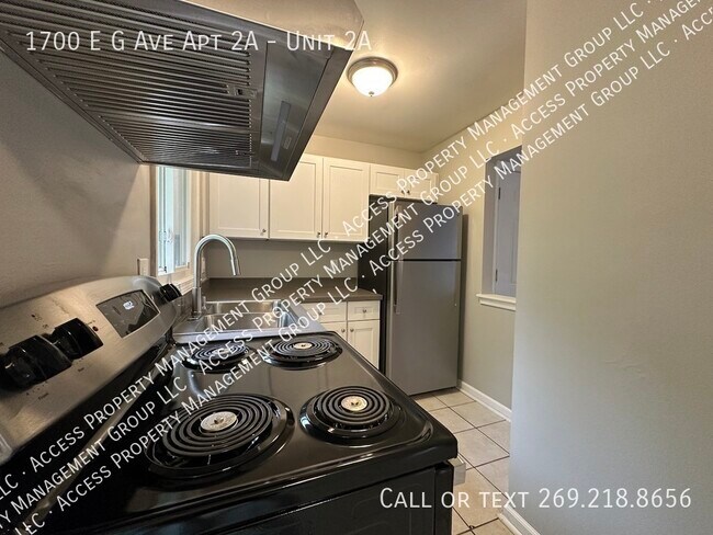 Foto del edificio - 1700 E G Ave