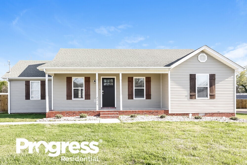 Foto principal - 2416 Sawmill St