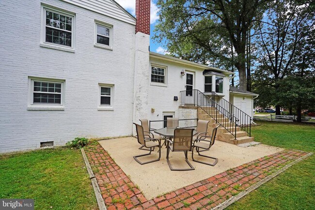 Building Photo - 2301 Barbour Rd