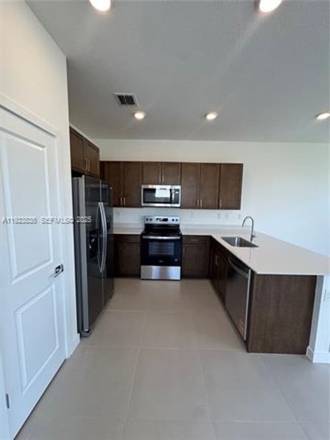 Foto del edificio - 196 NE 13th Ave