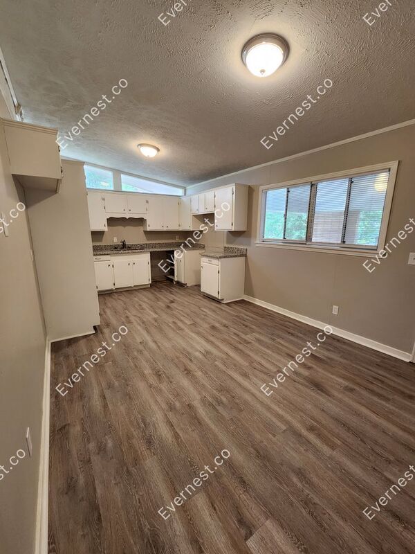 Building Photo - 1765 Dorgan St