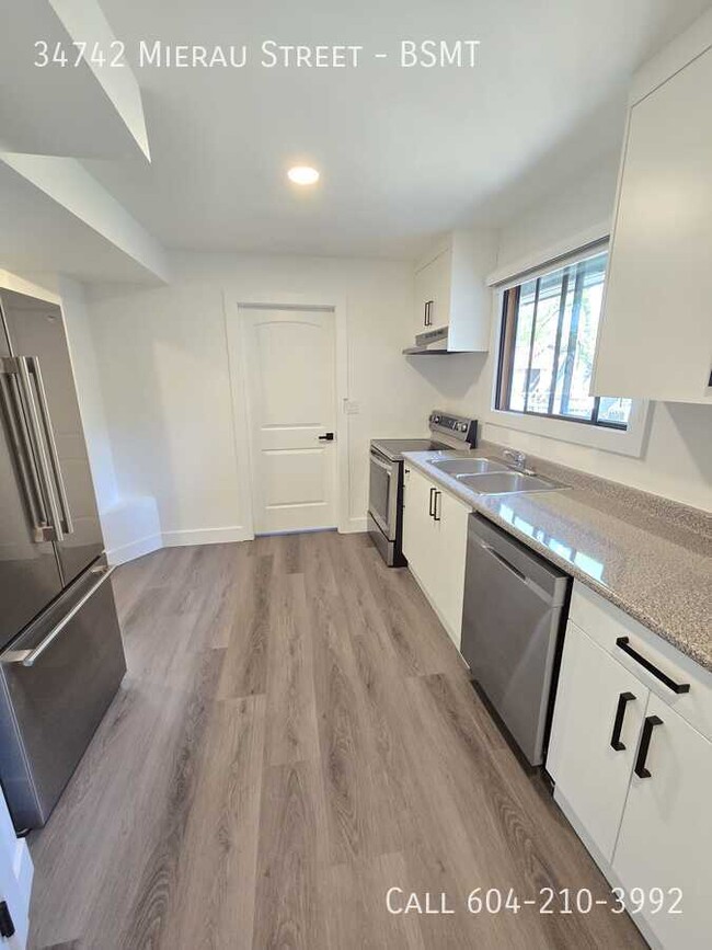 Photo du bâtiment - Renovated Suite in Abbotsford