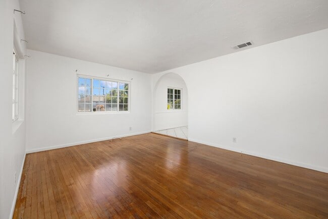 Building Photo - 4551 Maris Ave
