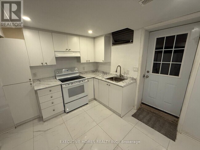 Photo du bâtiment - 6728 Lisgar Dr