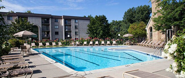 Community Picutre - 85 Commons Dr