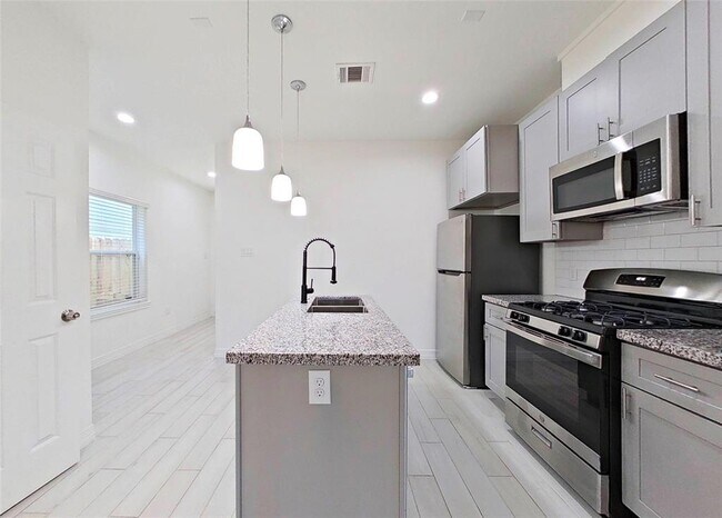 Foto del edificio - 7209 Carver Rd