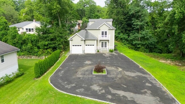 Building Photo - 1 Kewanee Rd