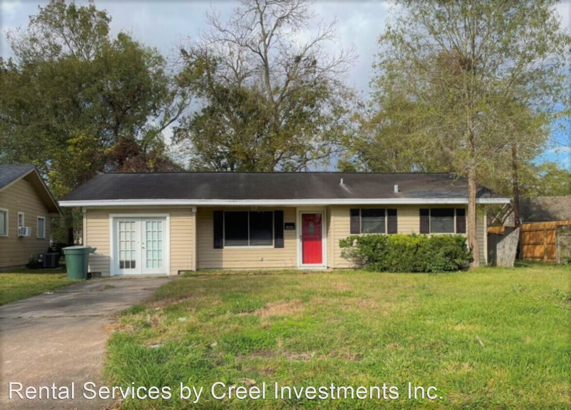 Primary Photo - 3 br, 1.5 bath House - 5030 Stardust Drive