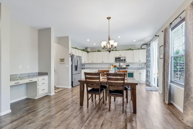 Building Photo - 15966 E Otero Cir