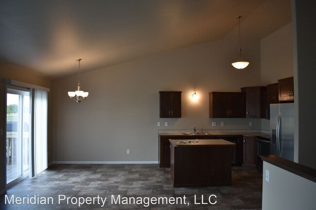 Building Photo - 3 br, 3 bath House - 1341 12th St W