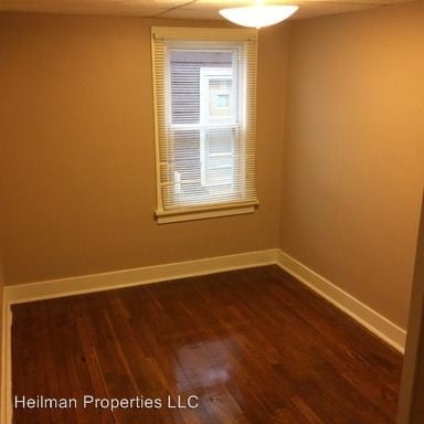 Building Photo - 1336 S Oak Ave