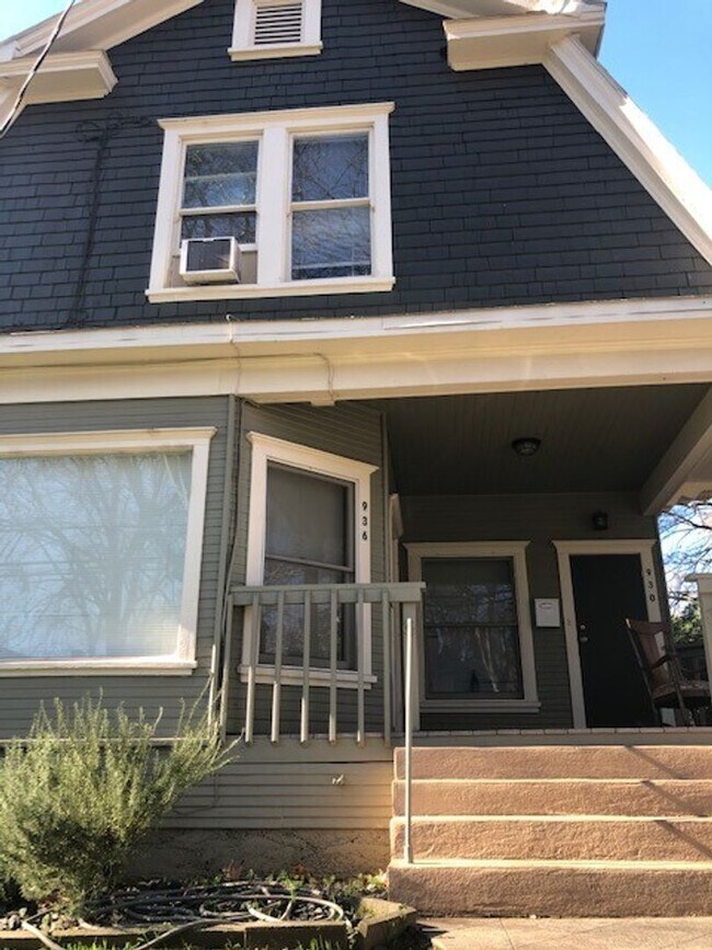 Building Photo - 930-936 Chestnut St