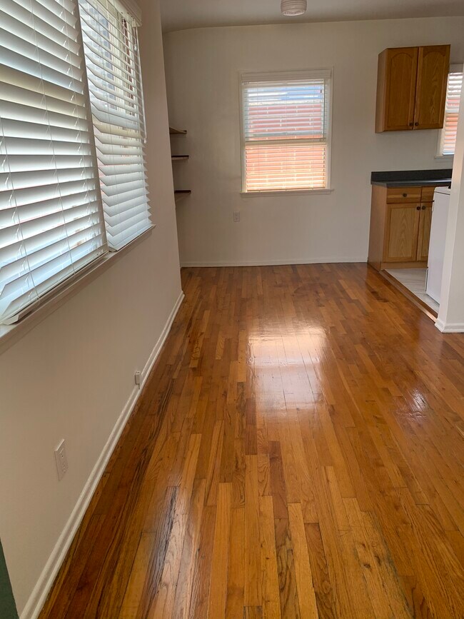 Entry towards Kitchen area - 1515 Pontius Ave