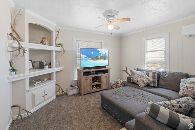 Building Photo - 389 S 200 E St