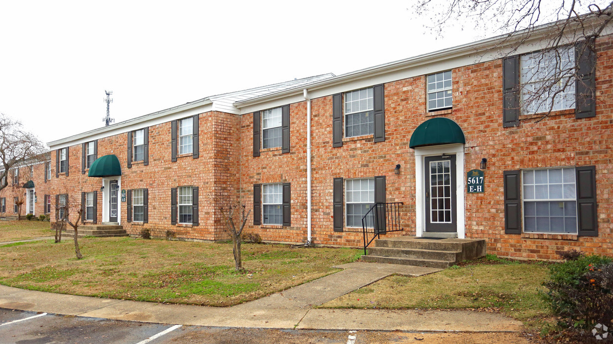 Primary Photo - Fox Run Apartments