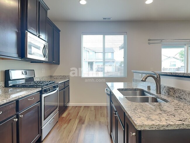 Foto del edificio - 2741 Link Ave