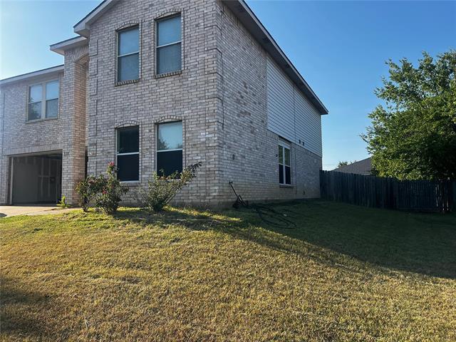Building Photo - 933 Medina Dr