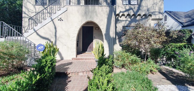 Building Photo - 8755 Ashcroft Ave