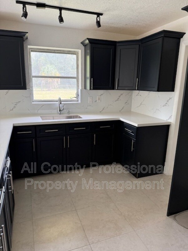 Foto del edificio - 17345 NW 18th Ave