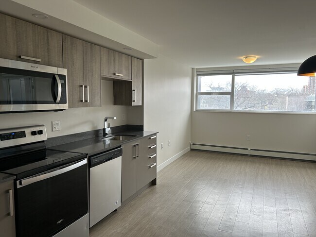 Photo du bâtiment - 5633-5633 Fenwick St