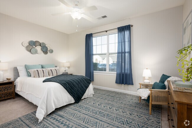 1 habitación, 1 baño - 872 pies cuadrados - Dormitorio - Fairway Village at Stoney Creek Apts