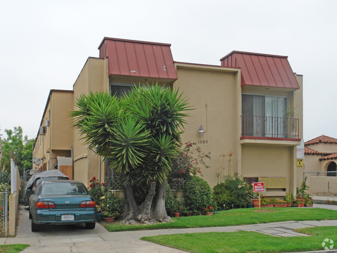 Building Photo - 1563 S Point View St