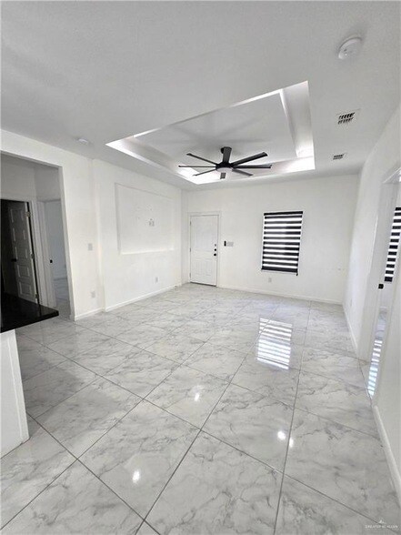 Foto del edificio - 1006 N Woodson Ave