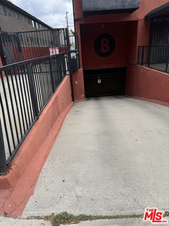 Foto del edificio - 1816 N Gramercy Pl