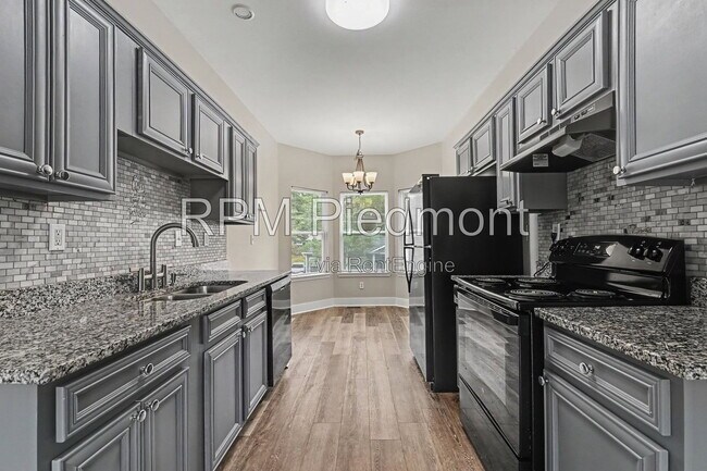 Foto del edificio - 751 Prince Pl NW