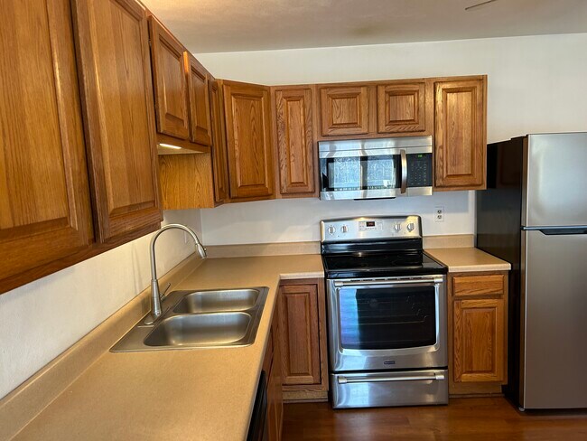 Building Photo - 5577 Wickford Ln