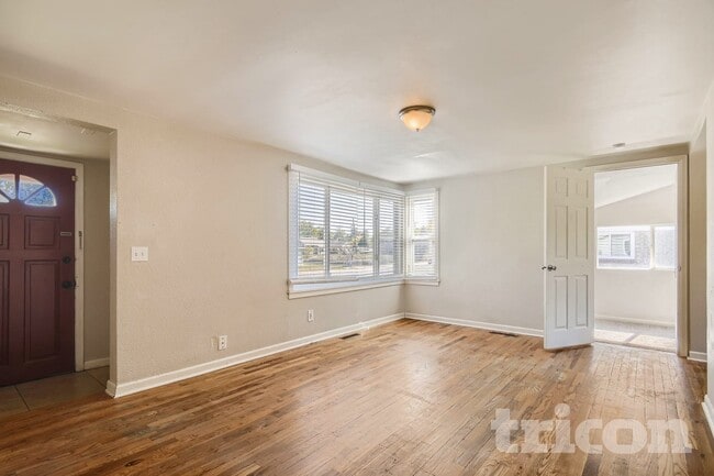 Foto del edificio - 185 N Harlan St