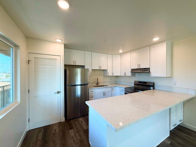 Foto del edificio - Welcome to Your Bright and Spacious Upstai...