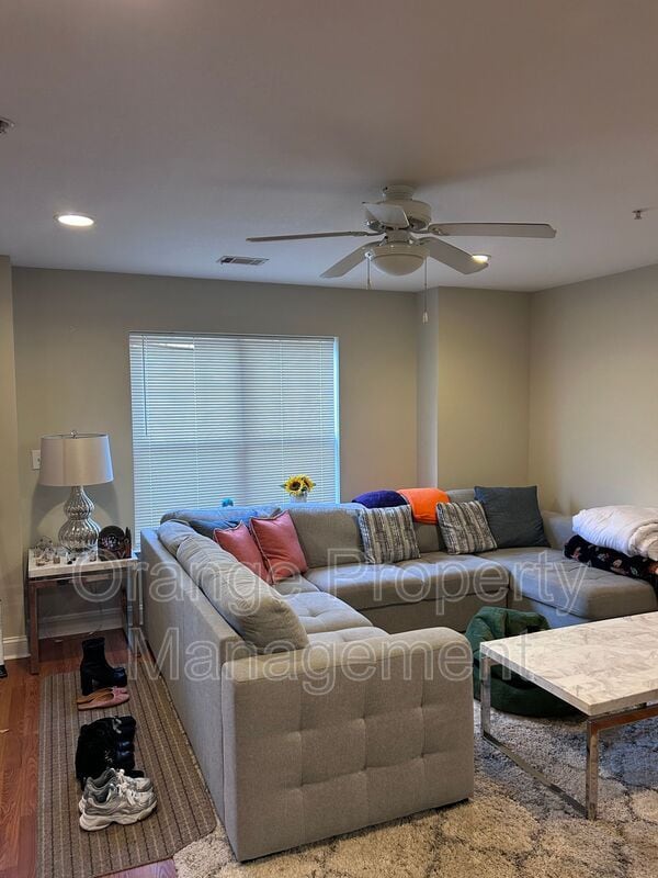 Foto principal - 204 Kelly Rd