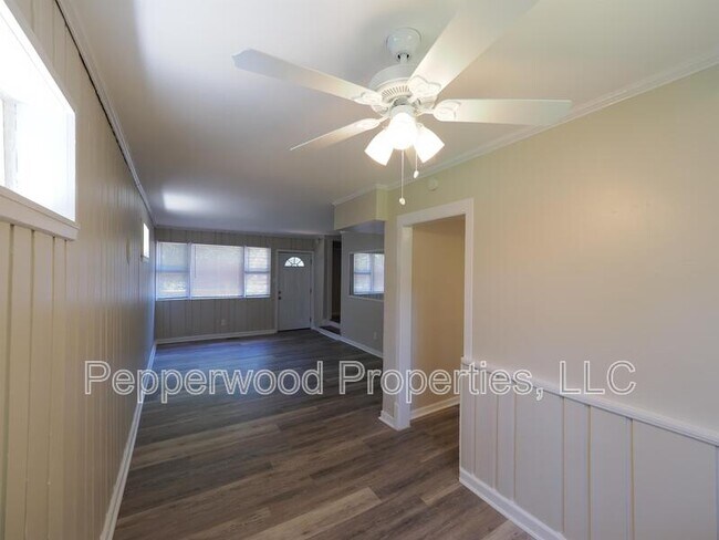 Foto del edificio - 645 South Irwin Avenue - 1