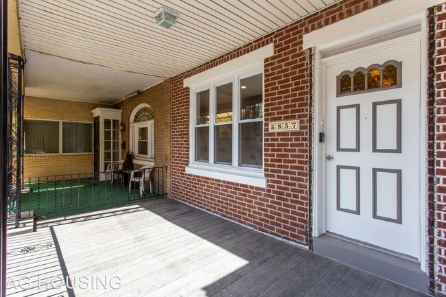 Building Photo - 3 br, 1.5 bath House - 5857 Larchwood Ave