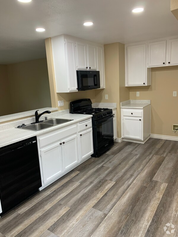Building Photo - 1365 Crafton Ave