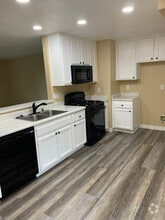 Building Photo - 1365 Crafton Ave