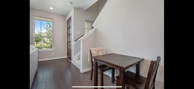 Foto del edificio - 18225 Crystal Knoll Dr