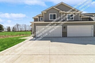 Building Photo - 5695 Buckthorne Dr