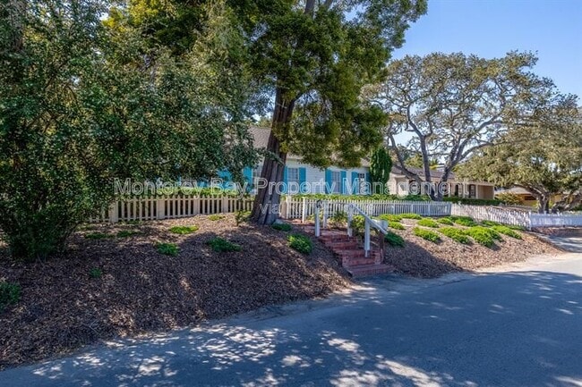 Building Photo - 84 Vía Del Pinar