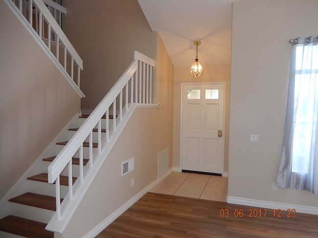 Building Photo - 28720 N Port Ln