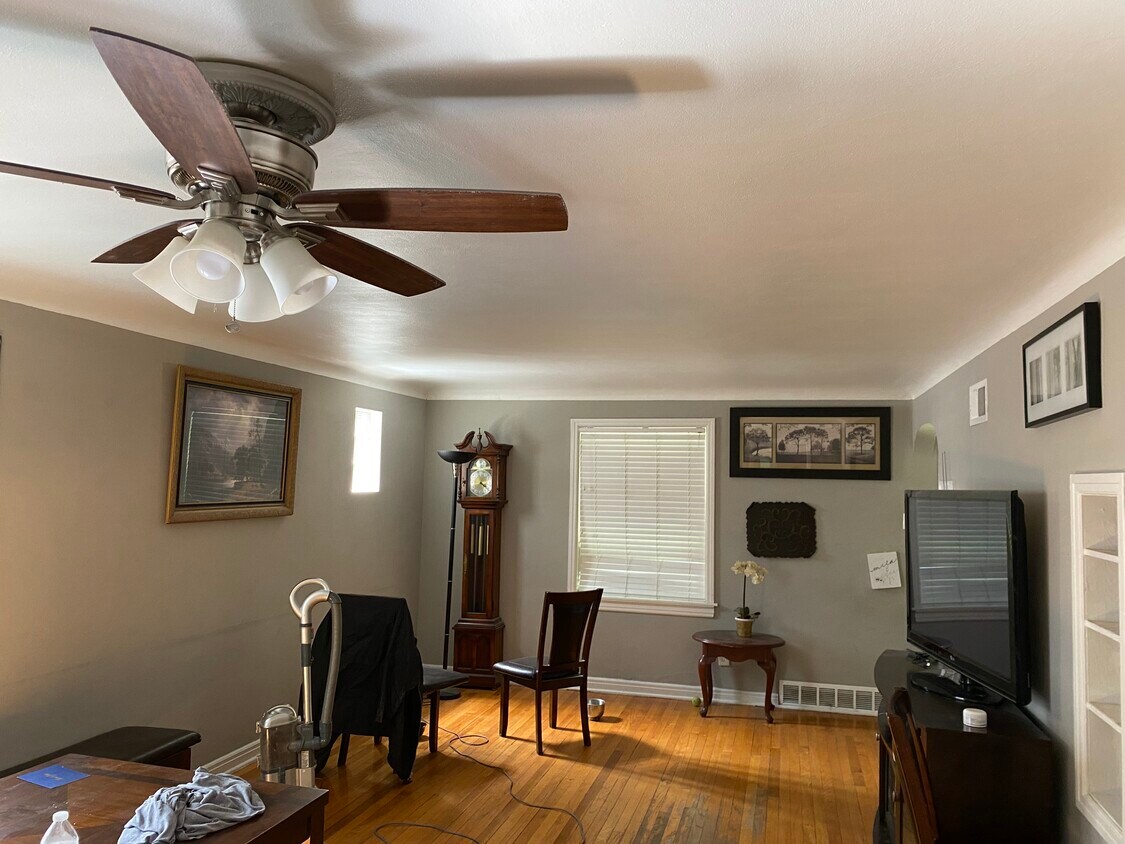 212 Louisa Ave, Ferguson, MO 63135 House for Rent in Ferguson, MO