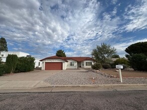 Building Photo - 3807 St Andrews Dr