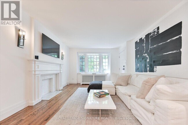 Photo du bâtiment - 42 Strathgowan Ave