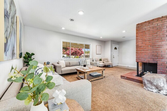 Foto del edificio - 2561 Butte St