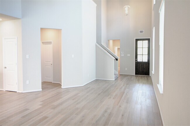Foto del edificio - 523 Timber Voyage Ct