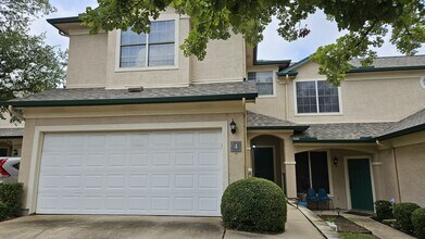 Building Photo - 2100 Pipers Field Dr