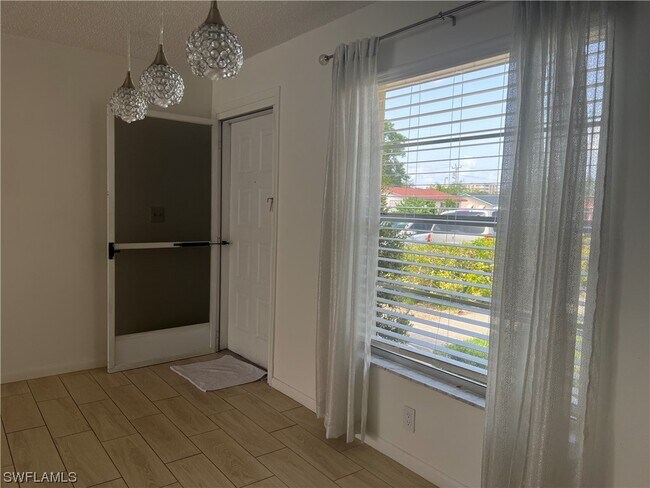 Foto del edificio - 621 SE 47th St