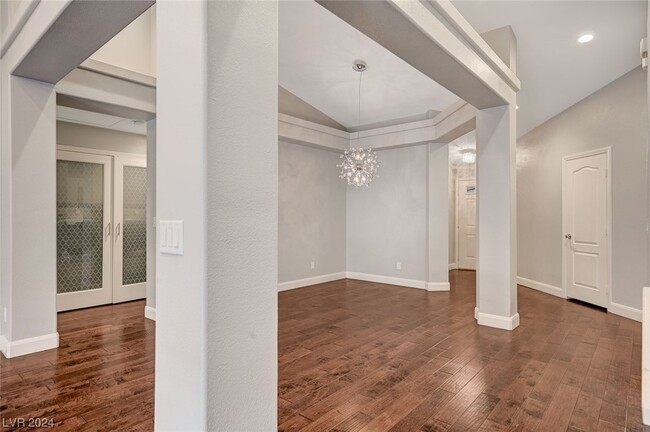 Foto del edificio - 82 Moonlight Village Ln