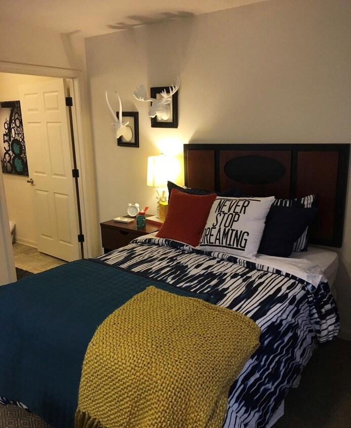 Foto principal - 1064 Dunn Ave